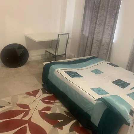 Apartment Captivating 1-bed In Leeds