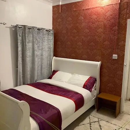 Captivating 1-bed In Leeds *
